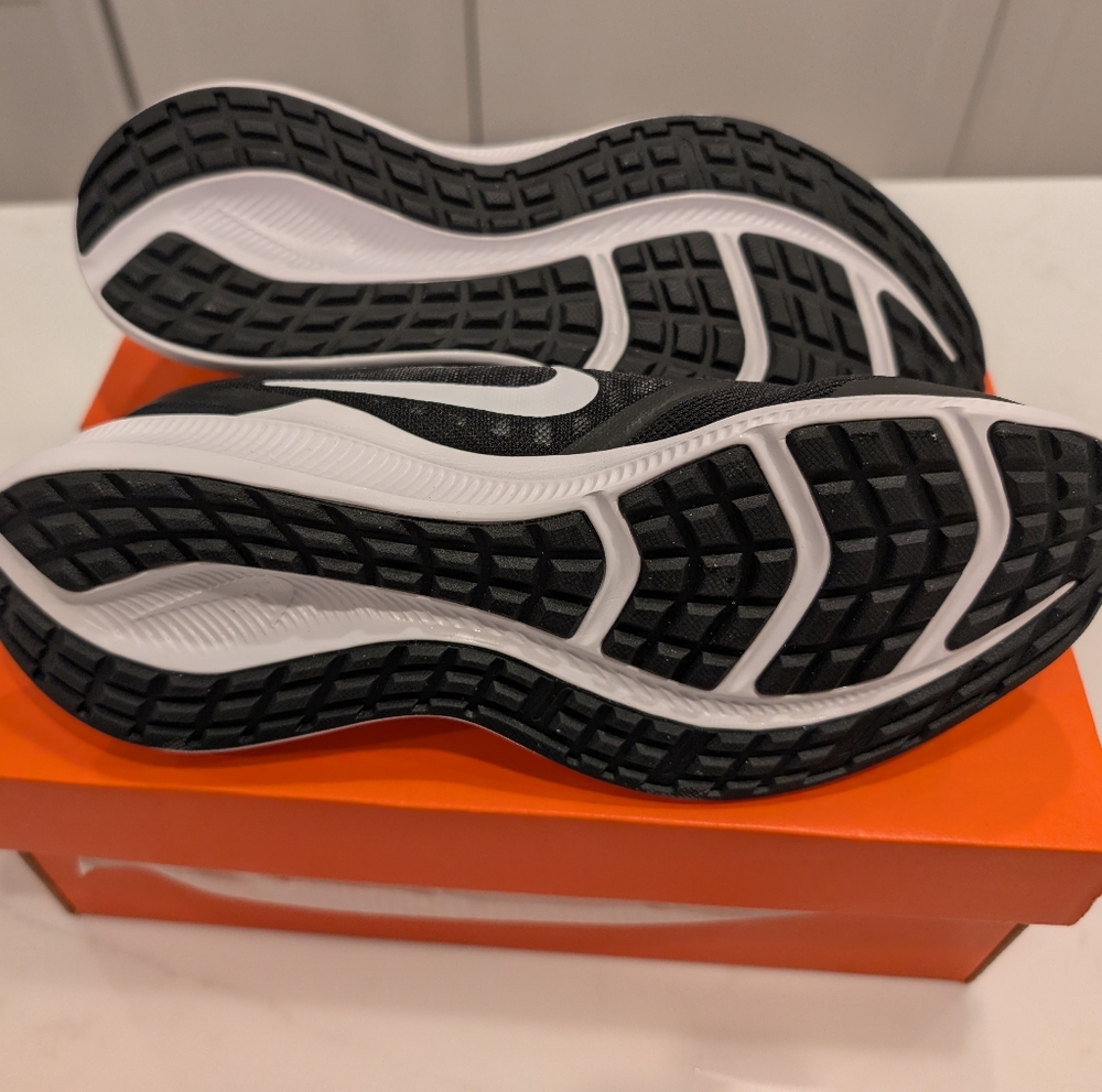 Nike Downshifter New In Box - Picture 4 of 5
